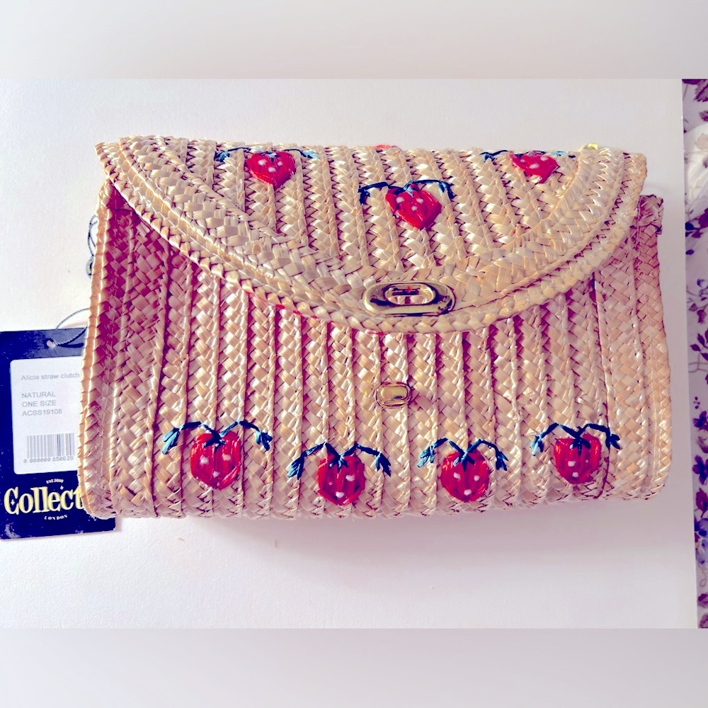 ❌SOLD not for sale NWT Collectif Straw purse embroidery Strawberry clutch bag
